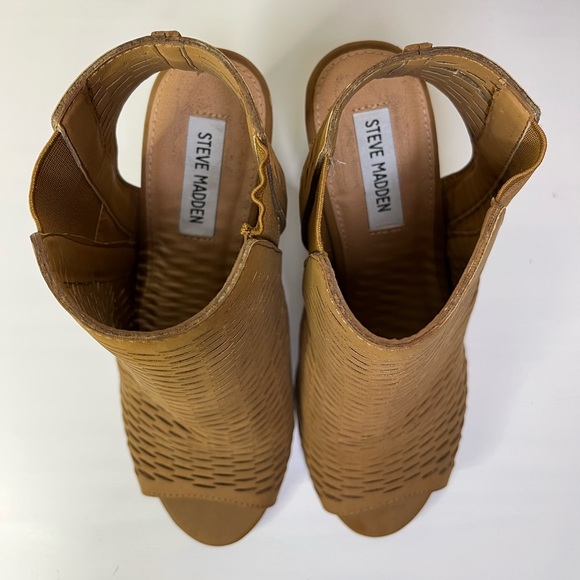 Steve Madden Norria Peep-Toe Sandals - Picture 6 of 7